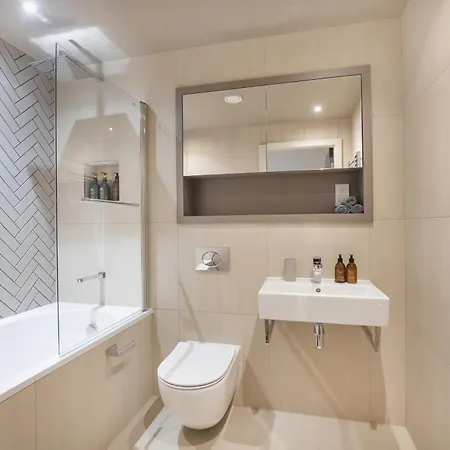 No 1, Within The Walls, Free Parking Apartment *