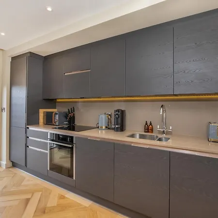Appartement No 1, Within The Walls, Free Parking *